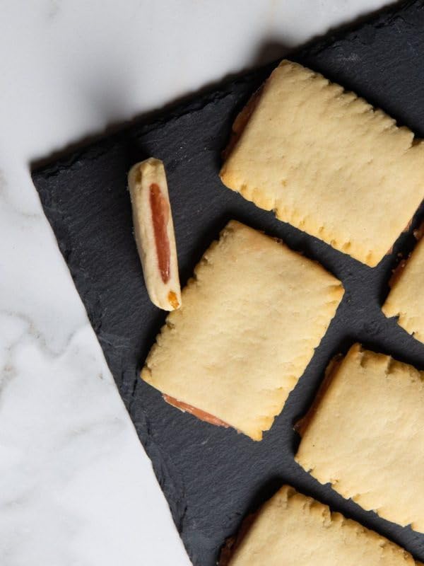 Biscotti Tsoungari –Greek Loukoumi Biscuit- Cookies – Traditional Biscuit Loukoumi Dessert, 200g (7.05 oz) Loukoumi filled Biscuits (Biskotoloukoumo)