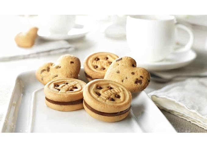 Mulino Bianco Cuoricini Cookies with Chocolate Chips | Heart-Shaped Italian Biscuits | No Palm Oil | Product of Italy | 7.05 Oz (200 g)