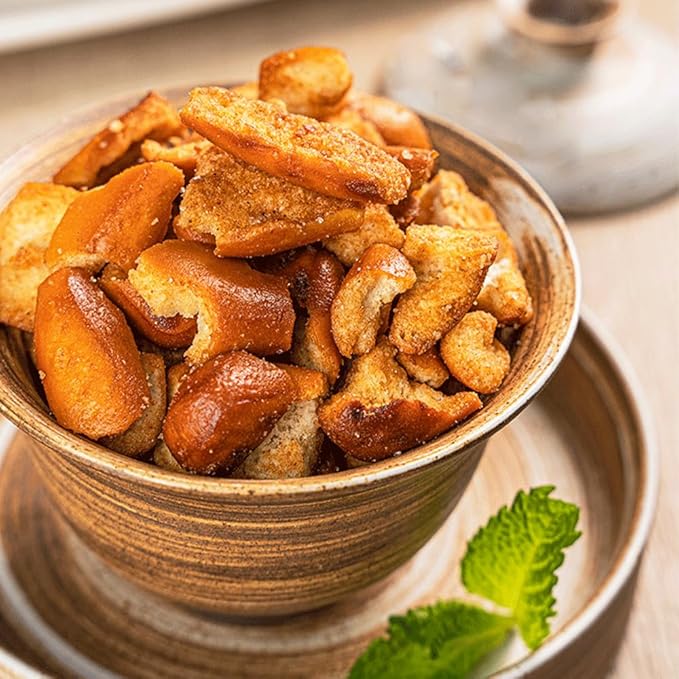 Crushed alkaline water surface, sea salt caramel crispy biscuits, toasted dry bread 6.7oz/190g