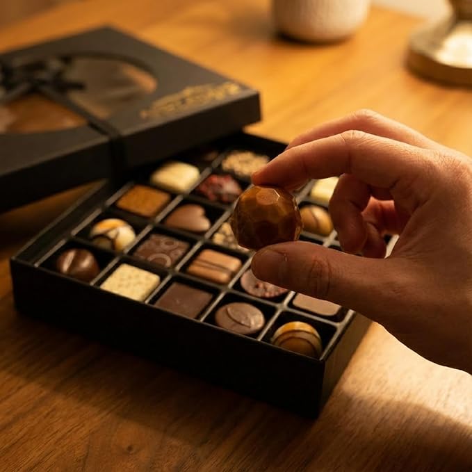 Andy Anand Chocolatier Belgian Chocolate Truffles Gift Box Handcrafted Gourmet Chocolate European Imported Chocolate Truffles Perfect as Chocolate Gifts For Women (25 Pcs,7.8 Oz)
