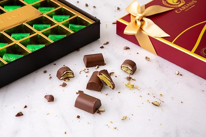 CARIANS Dubai Chocolate Gift Box, Dubai Chocolate Candy with Pistachio and Kataifi, Great for Gift Giving, Anniversary, Valentine's Day 17 Pcs