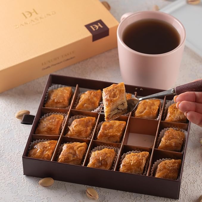 Damaskino Home Greek Baklava Gift Box 10.5oz – 15 Pieces of Walnut Baklava Pastries – Traditional Arabic Dessert with Turkish Walnuts – Authentic Middle Eastern Sweets Food Gifts – Dulces Arabes