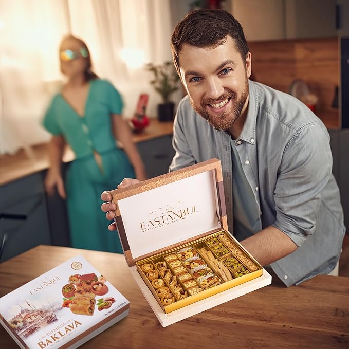 Eastanbul Baklava, 1.1lb, Baklava Pastry, Pistachio Gift Box, Middle Eastern Sweets, Turkish Desserts, Pistachio & Cashew Rich Pastry, Dulces Arabes, Arabic Sweets, Turkish Gifts