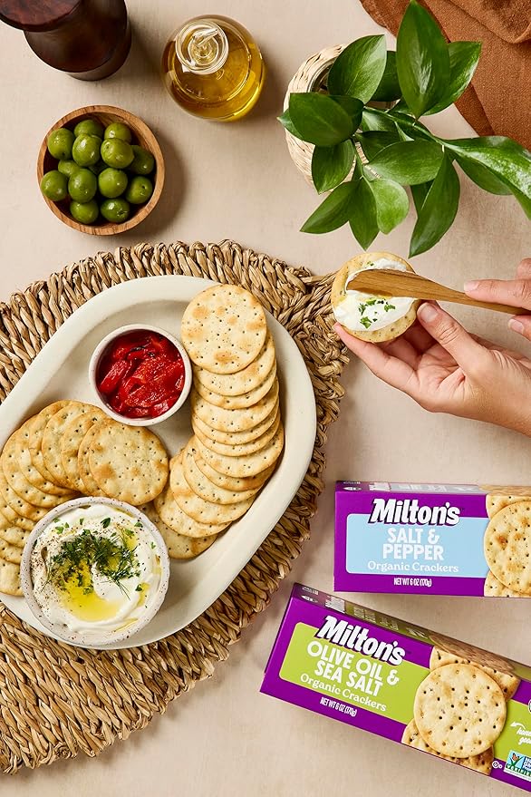 Milton's Organic Crackers, Salt & Pepper - Certified Organic, Non-GMO Project Verified, Kosher, Great for Charcuterie Boards - 6 Oz